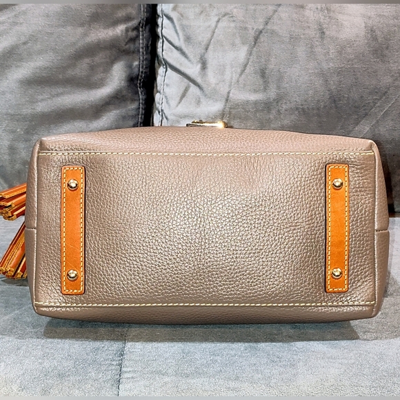 DOONEY & BOURKE PAIGE SAC PEBBLED LEATHER TASSLED HOBO BAG IN ELEPHANT BNWOT - Picture 8 of 16